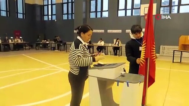 Kırgızistan’da halk erken parlamento seçimleri için sandık başında
