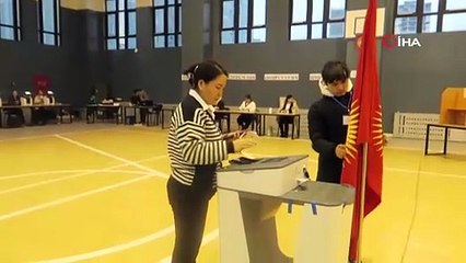 Kırgızistan’da halk erken parlamento seçimleri için sandık başında