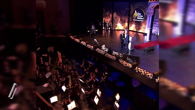 Bilal Erdoğan babası Cumhurbaşkanı Erdoğan’ın elini öptü