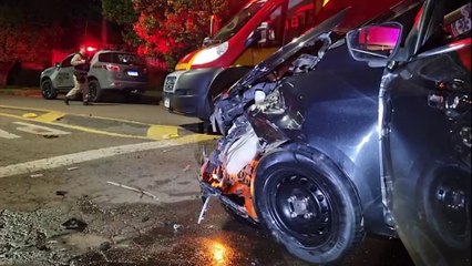 Mãe e filha ficam feridas em grave colisão entre Tracker e Ka no Centro