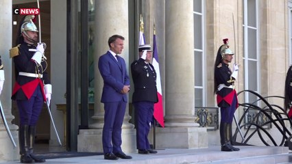 Médias : Emmanuel Macron agacé par le manque de fermeté de l'Arcom ?
