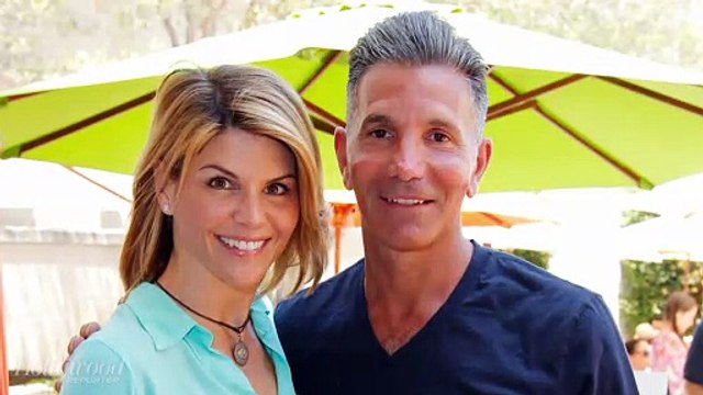 Lori Loughlin, Husband Mossimo Giannulli Indicted on New Charge of Money Laundering Conspiracy | THR News