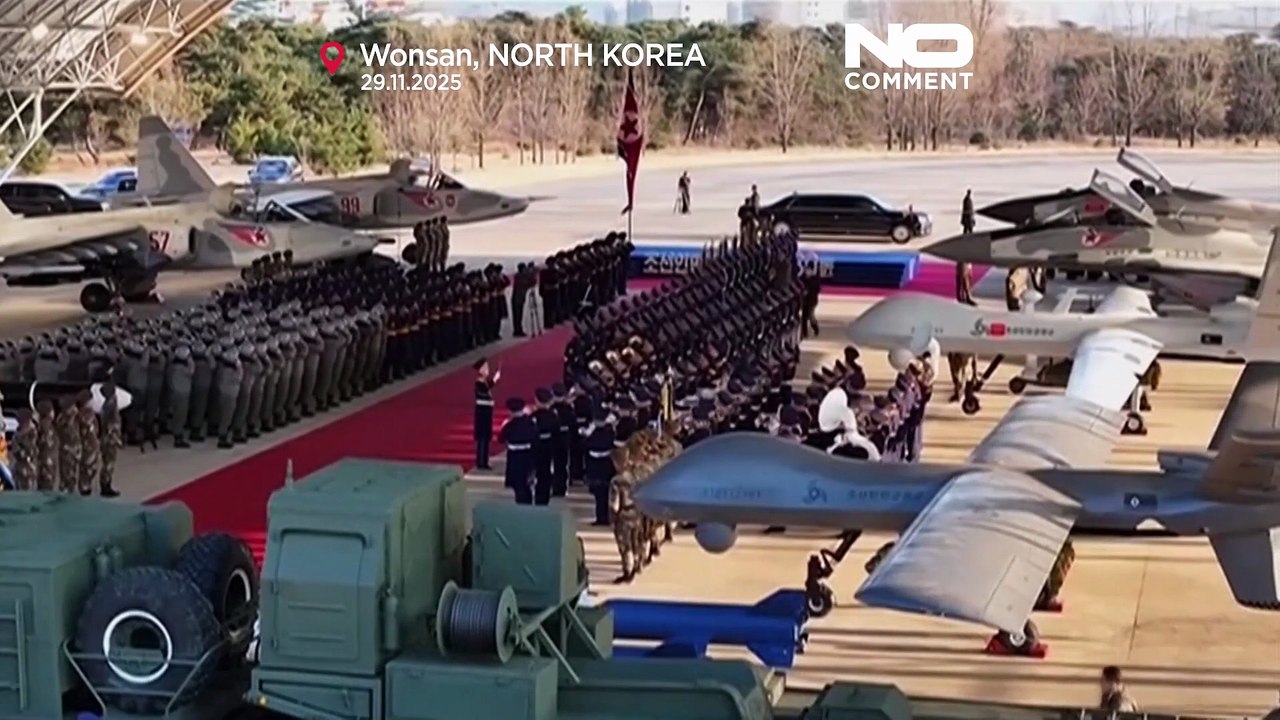 Nordkoreas Staatschef Kim Jong Un und seine Tochter feiern Luftwaffen-Jubiläum