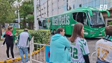 El beticismo espera la salida de los jugadores del Betis