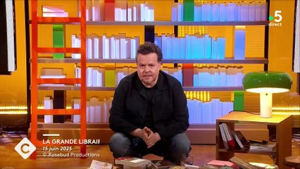 Emission TV : C'est A Vous sur France 5 Augustin Trapenard son émission unique au monde (Extrait d'émission, Fr, 2025), C'