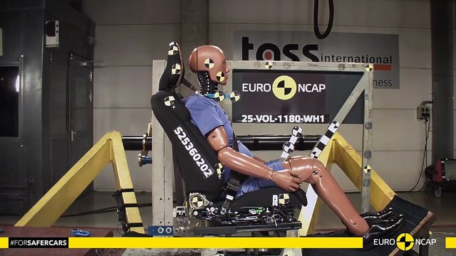 Le grand SUV électrique Volvo EX90 obtient cinq étoiles aux crash-tests Euro NCAP 2025