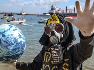 Dutzende Festnahmen: Klimaaktivisten blockieren Australiens Kohlehafen