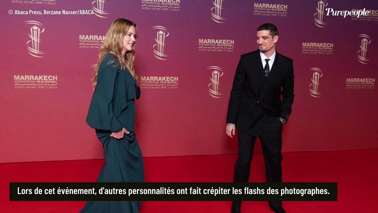 main-dans-la-main-et-larges-sourires-virginie-efira-pose-avec-niels
