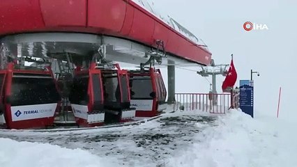 Erciyes güne beyaz örtüyle uyandı