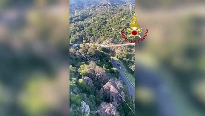 Auto gi? dal burrone a Villagrande, tre morti: il video dei soccorsi