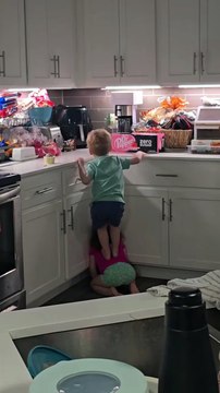 Sibling Teamwork for Snacks! 🤣 Kids Master the Human Ladder to Reach Treats