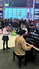 Child PRODIGY SISTERS play Vivaldi Winter with me on the violin in Rome Airport! 🎻😍