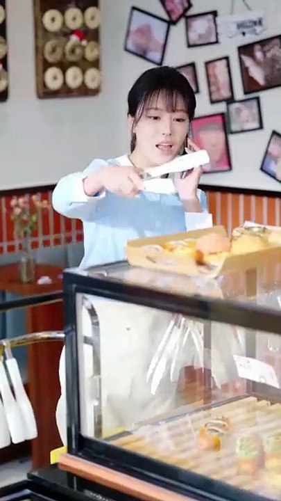 Her jealous stepsister dragged her to death. Reborn, she gifted her husband to her without blinking - Drama Chinese