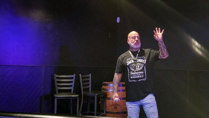 MOTLEY CRUE - SHOUT AT THE DEVIL (PERFORMED LIVE AT THE WESTERNER)