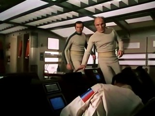 Space 1999 1x02-Materia de vida y muerte-HD