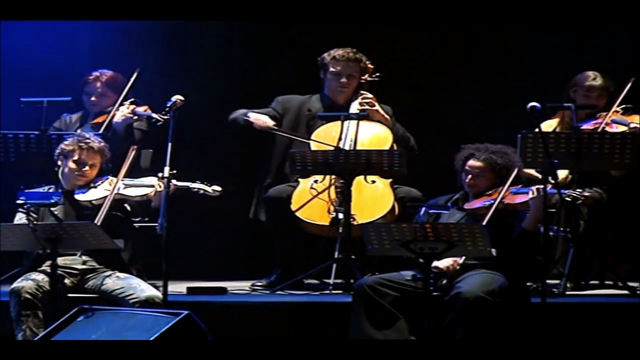 MICHÈLE TORR — Une vague blue / Olympia Bruno Coquatrix 2002 | MICHÈLE TORR : “Je m’appelle Michèle”