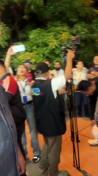 Colectivos de Libre expulsan a observadores internacionales y periodistas de conteo de votos en la UNAH