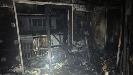 충남 부여 아파트 화재...일가족 3명 연기 흡입 / YTN