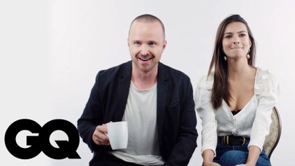 Emily Ratajkowski y Aaron Paul responden las preguntas más populares de Internet