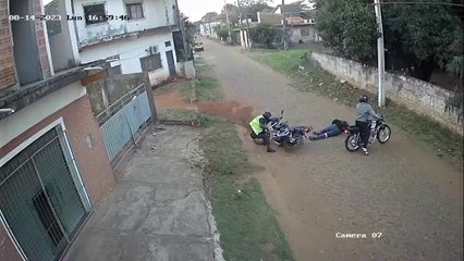 Malvivientes dispararon a un hombre para robarle su motocicleta.