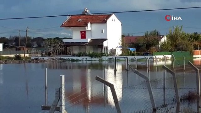 Balıkesir'de sağanak felaketi: Yazlık evler ve tarım arazileri sular altında kaldı
