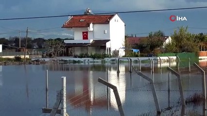 Balıkesir'de sağanak felaketi: Yazlık evler ve tarım arazileri sular altında kaldı