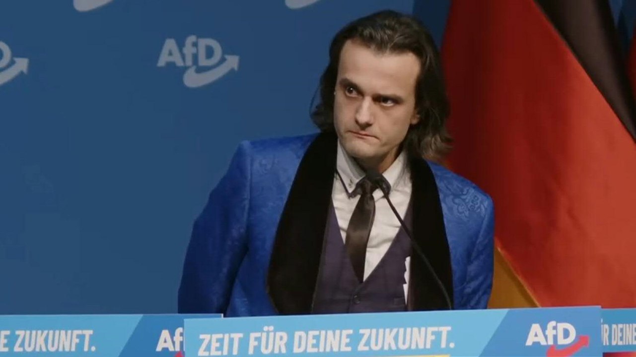 Schauspiel oder Überzeugung? Rätselraten um Auftritt bei AfD-Jugend