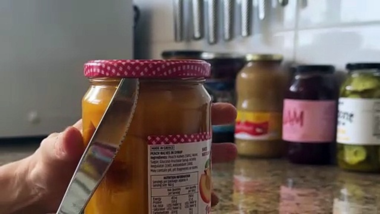 How to Open a Tight Jar Lid Easily: The Chef's Secret Air Pressure Technique