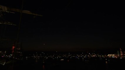 Fyrværkerishow på Limfjordsbroen - Tall Ships Races i Aalborg | 2015 | TV2 NORD