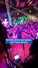 Orietta Berti sul palco del Fuori Orario: il video