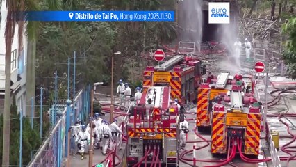 Milhares de pessoas prestam homenagem às vítimas do incêndio de Hong Kong