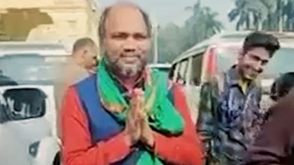 ऑटो से विधानसभा पहुंचे. RJD विधायक