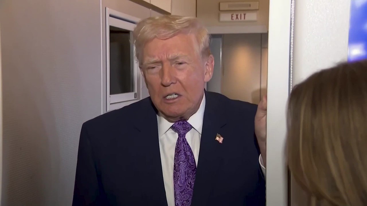 Trump responds to the press: Venezuela, Maduro, immigration, his health...