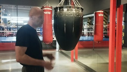 Лівий прямий в голову: як бити по мішку правильно