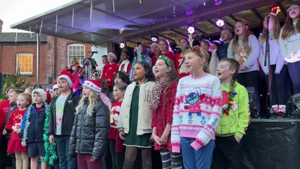 Haywards Primary School pupils sang Christmas songs (Will Goddard, Crediton Courier)