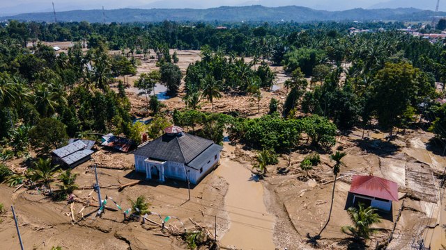 Überschwemmungen in Asien: Mehr als tausend Tote