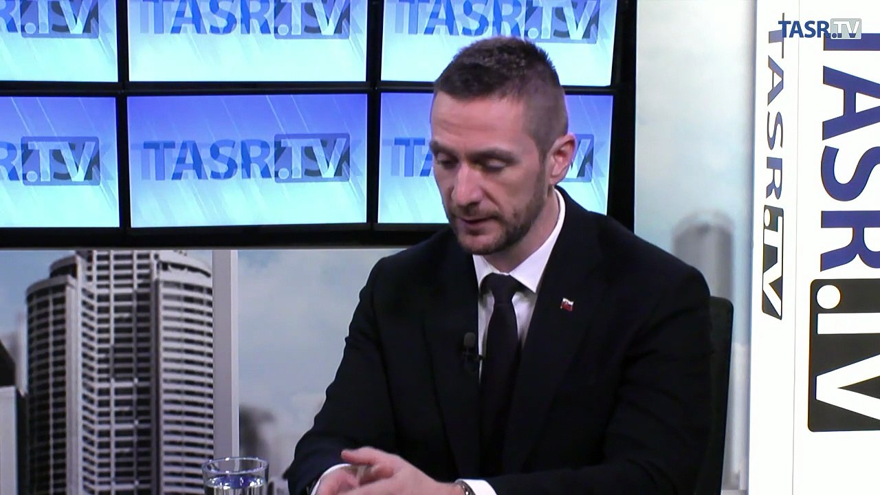 M. Uhrík: Infringement EK kvôli novele ústavy sa zbytočne dramatizuje