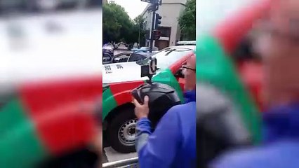 Una ambulancia chocó contra el Metrobús: dos heridos