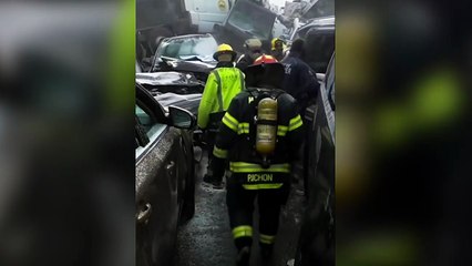 45 veicoli coinvolti in un maxi-tamponamento sulla I-70: caos tra neve, ghiaccio e visibilit? zero