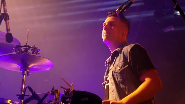 Do I Wanna Know? - Arctic Monkeys (live)