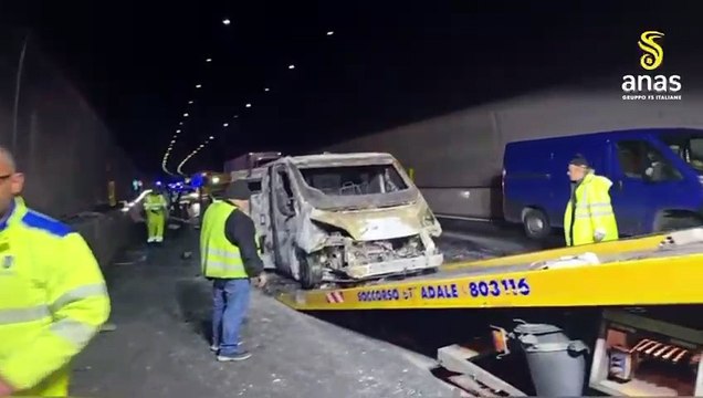 Autostrada A2, tratto Scilla–Bagnara: traffico ancora rallentato dopo l’assalto al portavalori