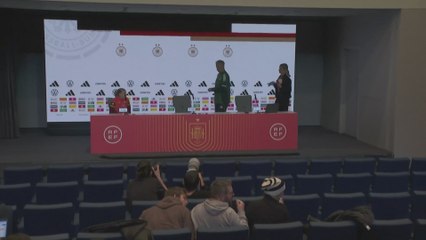 Deutschland-Trainer Christian Wück & Spielerin Elisa Senss | Pressekonferenz vor Spanien – Deutschland | Nations League Finale
