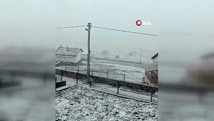 Ankara'da mevsimin ilk karı düştü: Lapa lapa kar yağdı