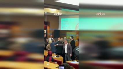 Sakarya'da Serdivan Belediye Meclisi’nde CHP'liler ile AKP'liler arasında gerginlik