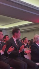 La reacción de Fernando Torres al premio de Raúl | Premios AS del Deporte