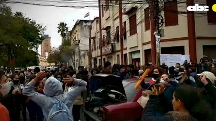 Estudiantes se manifestaron en Asunción, exigiendo el arancer cero