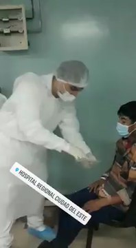 Enfermero atendió a paciente sordomudo mediante lenguaje de señas