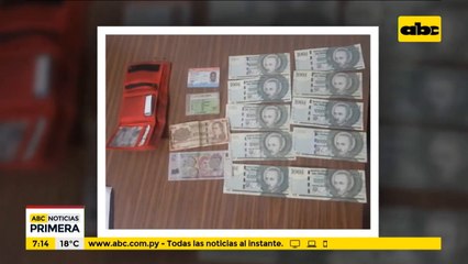 Detienen a pareja que ofrecía una moto denunciada como robada