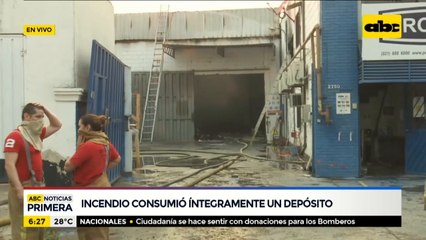 Siguen los trabajos de enfriamiento en depósito incendiado