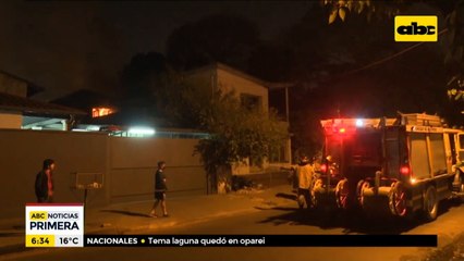 Vivienda abandonada se incendió en pleno centro de Asunción